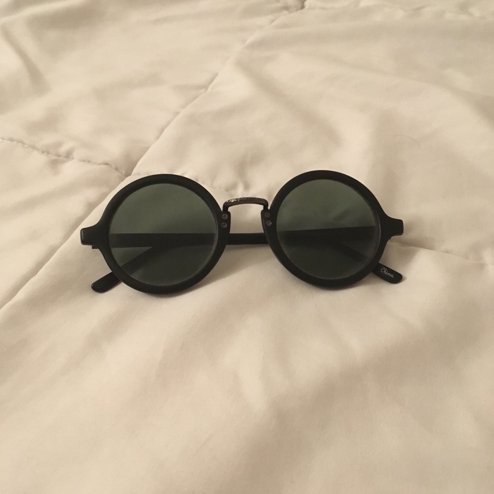 black sunglasses